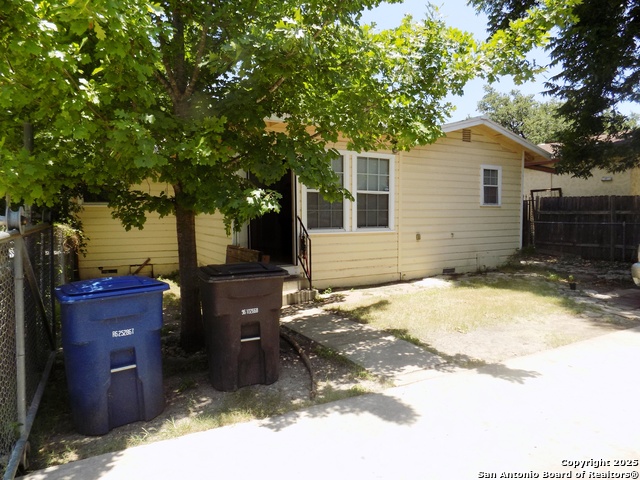 Image 19 of 20 For 636 Norwood W