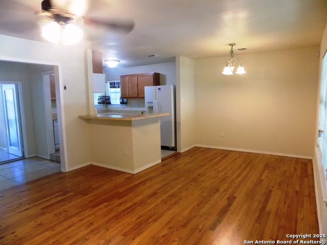 Image 4 of 20 For 636 Norwood W