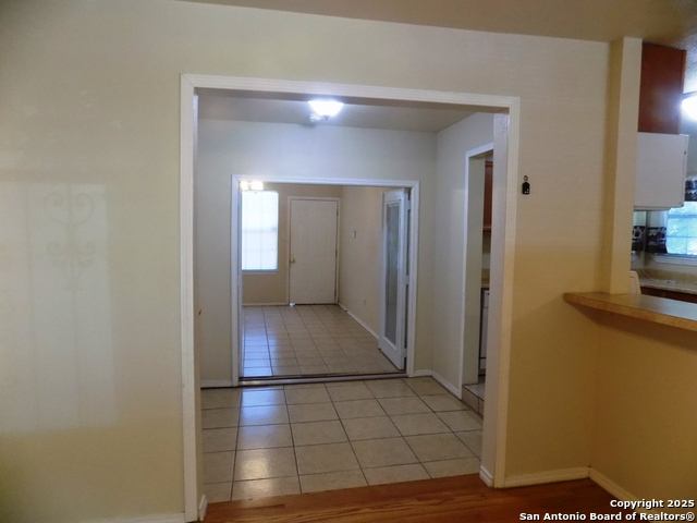 Image 7 of 20 For 636 Norwood W