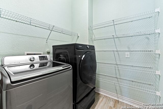 Image 17 of 37 For 11407 Massive Mt