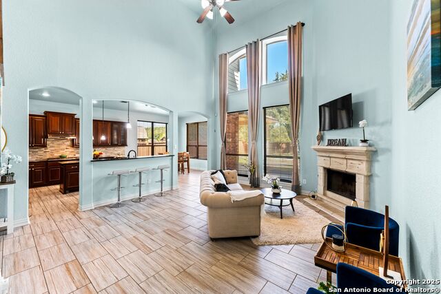 Image 3 of 37 For 11407 Massive Mt