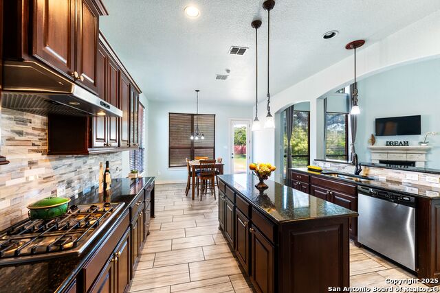 Image 5 of 37 For 11407 Massive Mt