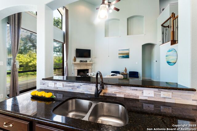 Image 7 of 37 For 11407 Massive Mt