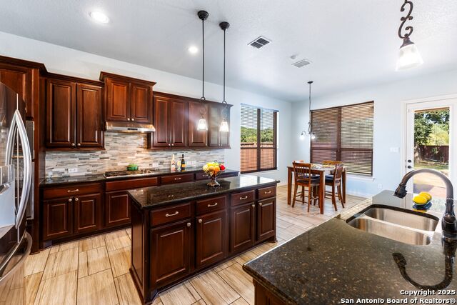 Image 8 of 37 For 11407 Massive Mt