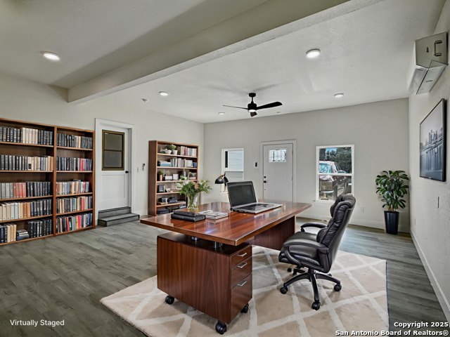 Listing photo id 13 for 519 Jackson Keller