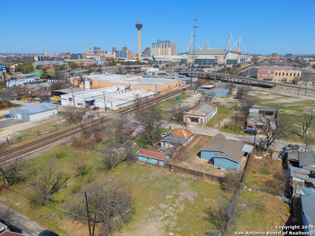 Image 3 of 9 For 111 Cash St