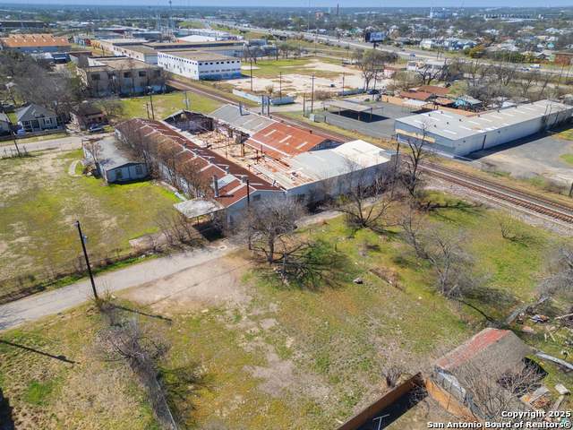 Image 5 of 9 For 111 Cash St