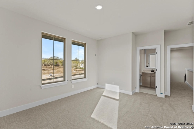 Listing photo id 15 for 116 Alonzo