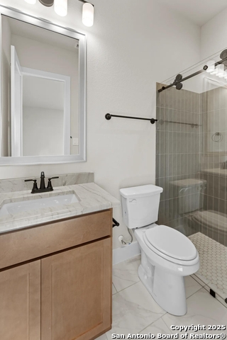 Listing photo id 16 for 116 Alonzo