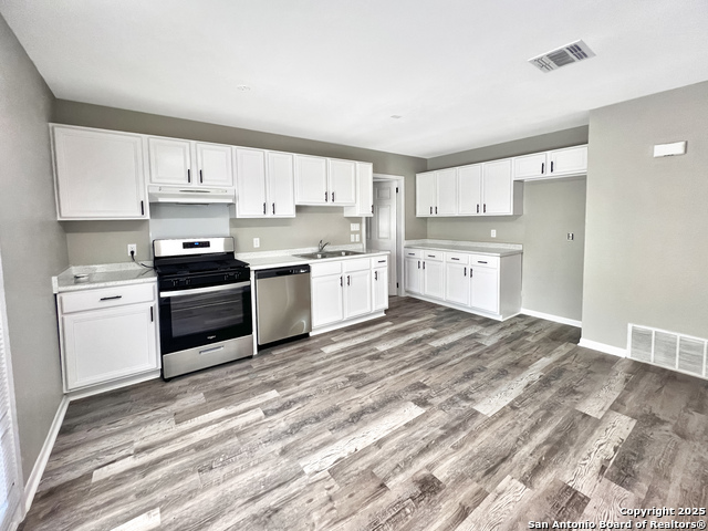 Image 11 of 29 For 4110 Tropical Dr