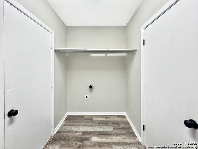 Image 15 of 29 For 4110 Tropical Dr