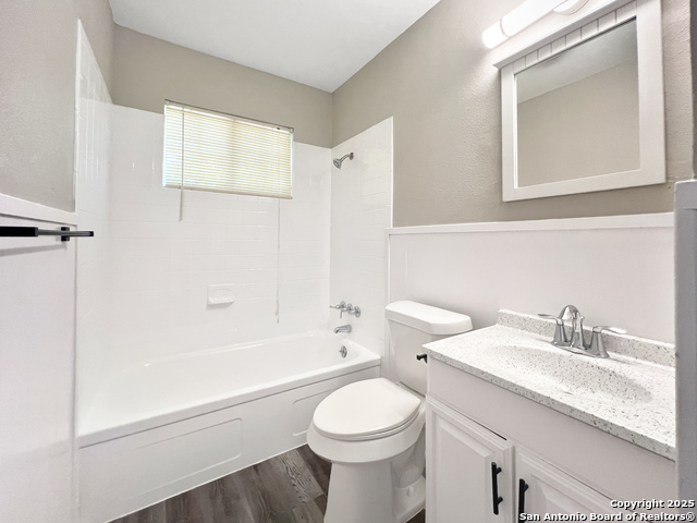 Image 18 of 29 For 4110 Tropical Dr