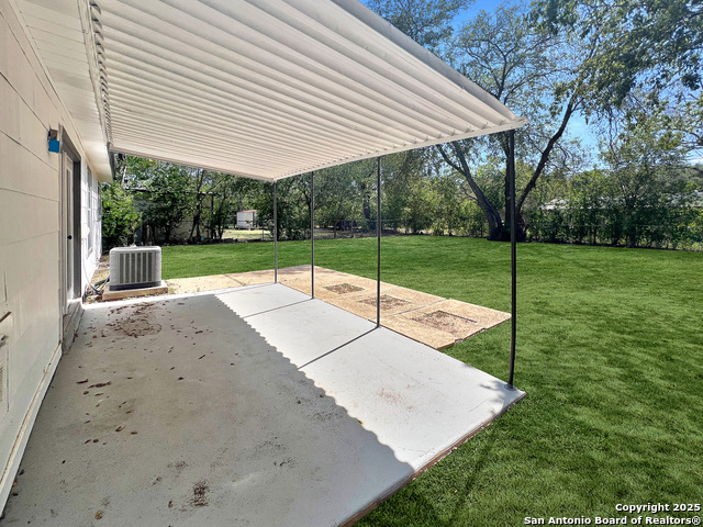 Image 25 of 29 For 4110 Tropical Dr