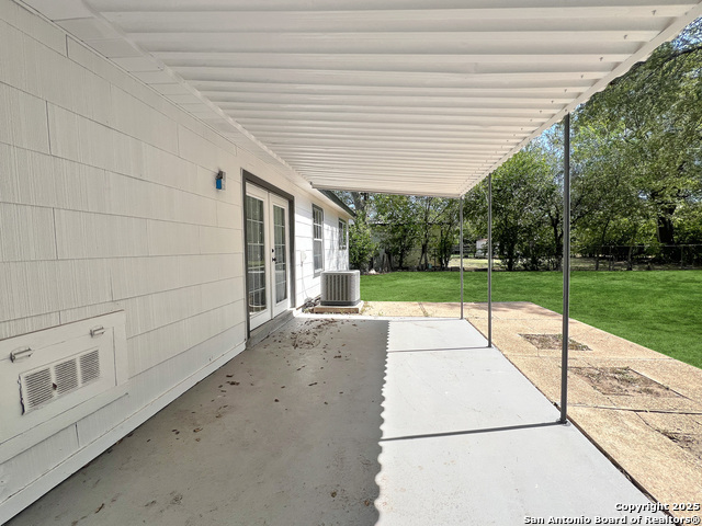 Image 26 of 29 For 4110 Tropical Dr