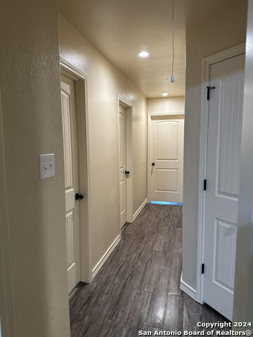 Image 11 of 20 For 6946 Lakeview Dr 101