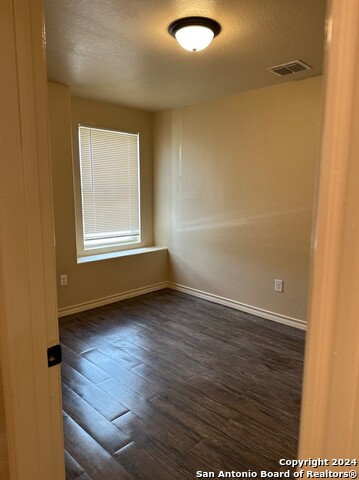 Image 15 of 20 For 6946 Lakeview Dr 101