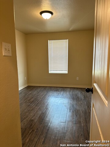 Image 16 of 20 For 6946 Lakeview Dr 101