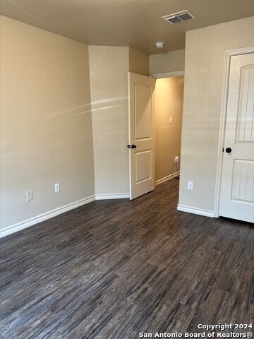 Image 17 of 20 For 6946 Lakeview Dr 101