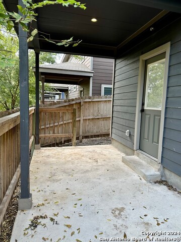 Image 19 of 20 For 6946 Lakeview Dr 101