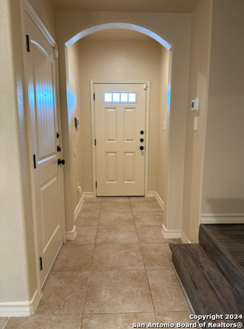 Image 2 of 20 For 6946 Lakeview Dr 101