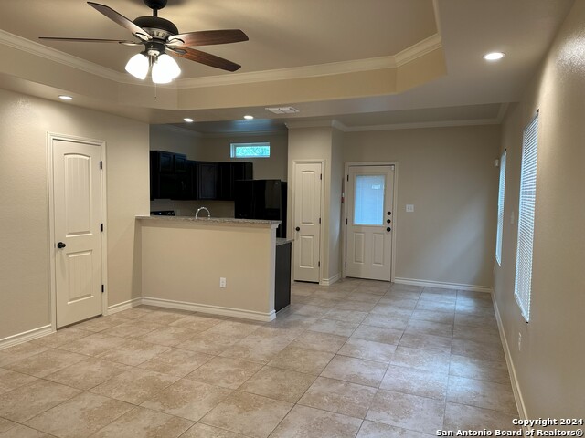 Image 4 of 20 For 6946 Lakeview Dr 101