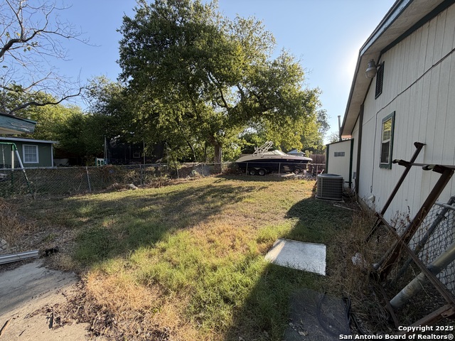 Image 13 of 13 For 127 Arnaz