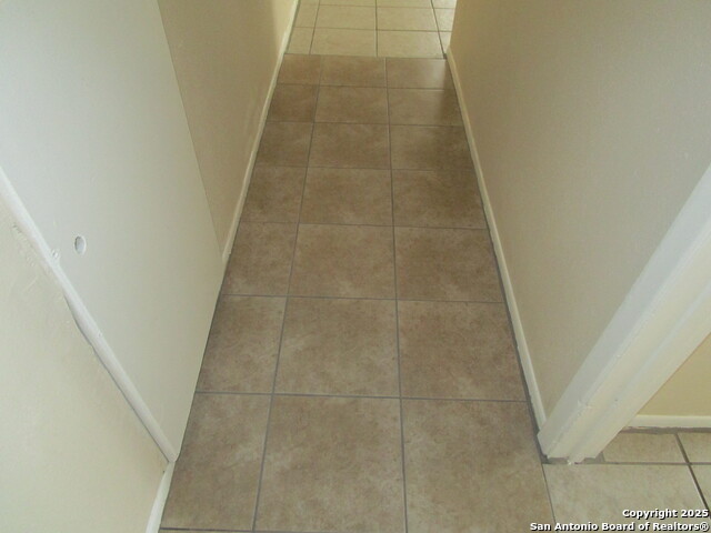 Image 8 of 11 For 4203 Woodmanor Dr  1