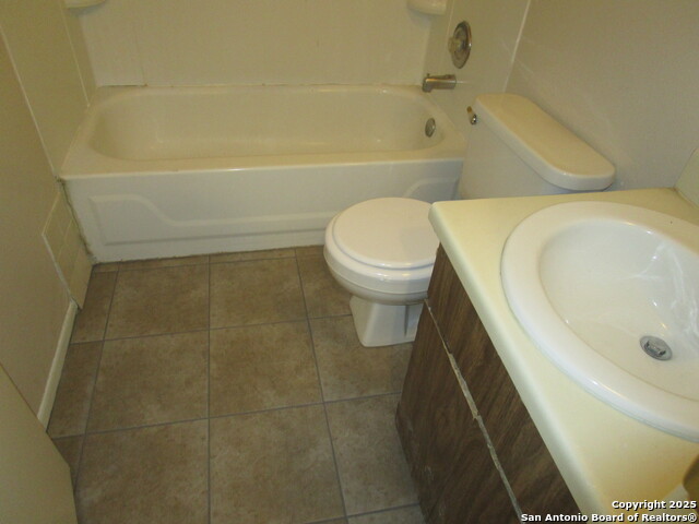 Image 9 of 11 For 4203 Woodmanor Dr  1