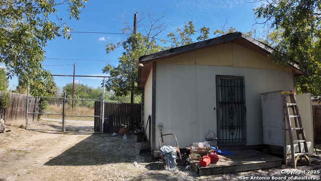 Image 15 of 25 For 708 1 2 4th  