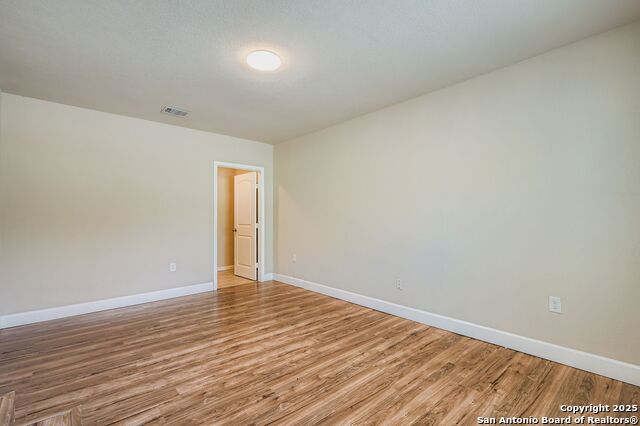 Image 11 of 29 For 122 Adrian Dr
