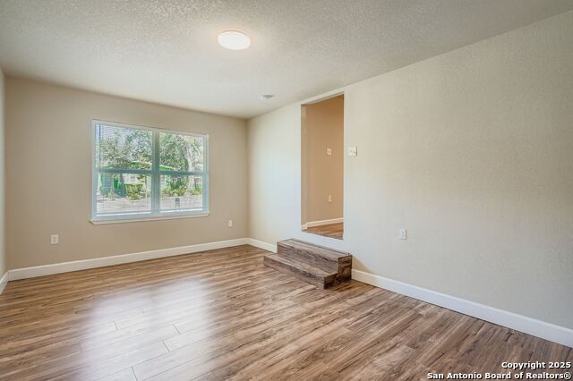 Image 12 of 29 For 122 Adrian Dr