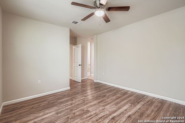 Image 14 of 29 For 122 Adrian Dr