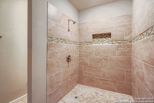 Image 15 of 29 For 122 Adrian Dr