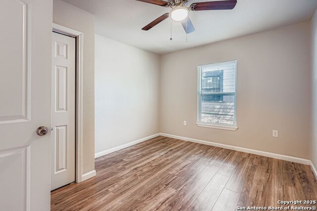 Image 19 of 29 For 122 Adrian Dr