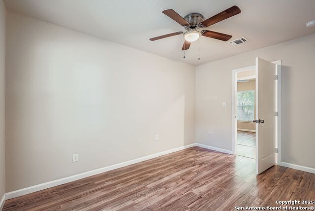Image 20 of 29 For 122 Adrian Dr