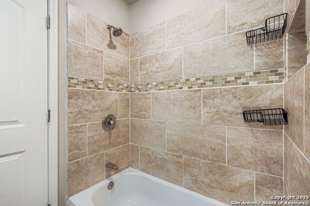 Image 21 of 29 For 122 Adrian Dr