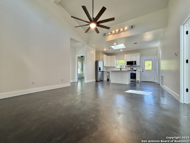 Image 11 of 23 For 329 Canyon Springs