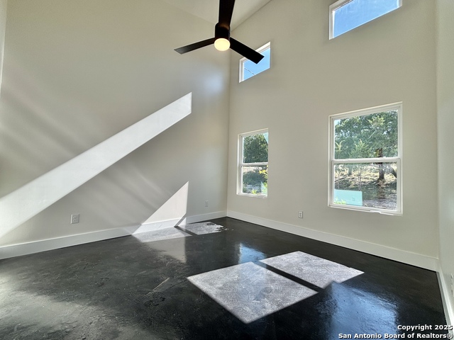 Image 17 of 23 For 329 Canyon Springs