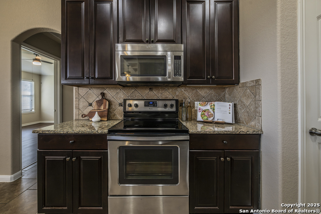 Listing photo id 16 for 13214 Compass Rose