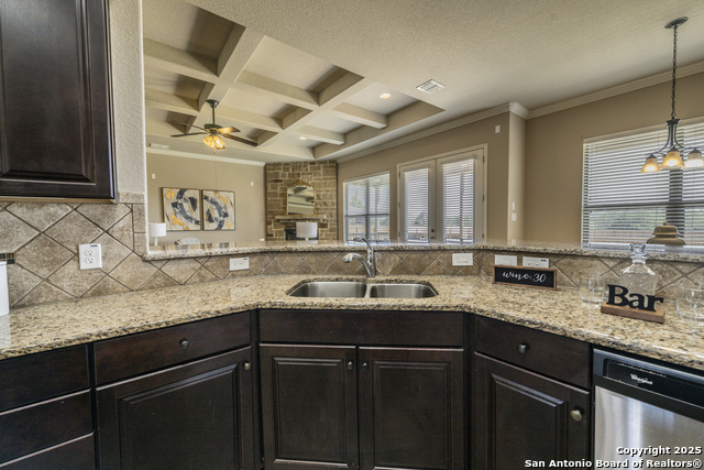 Listing photo id 17 for 13214 Compass Rose