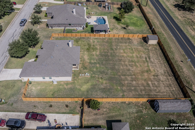Listing photo id 35 for 13214 Compass Rose