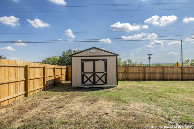 Listing photo id 43 for 13214 Compass Rose