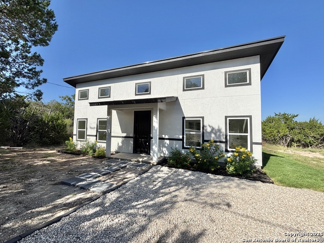 Listing photo id 8 for 227 Canyon Springs