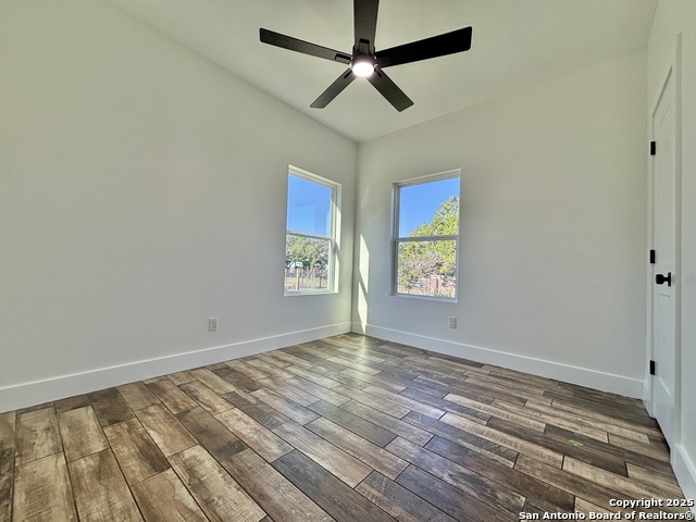 Listing photo id 18 for 227 Canyon Springs