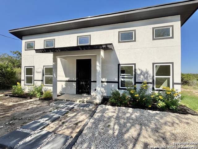Listing photo id 7 for 227 Canyon Springs