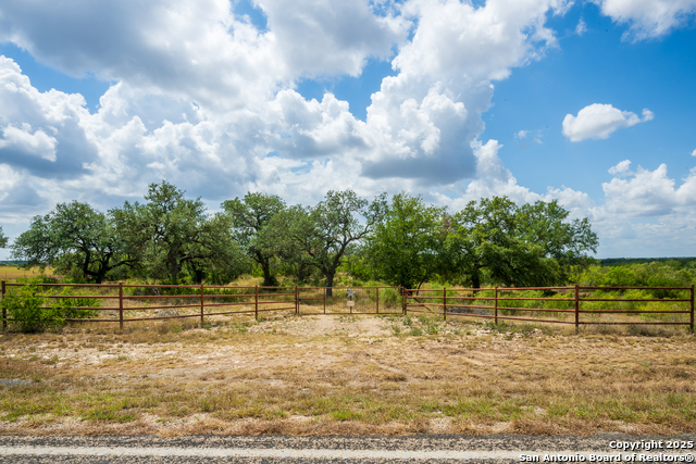 Listing photo id 0 for 4159 Fm 1796