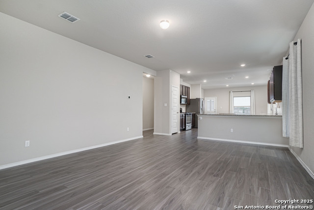 Image 4 of 26 For 5510 Daniel  