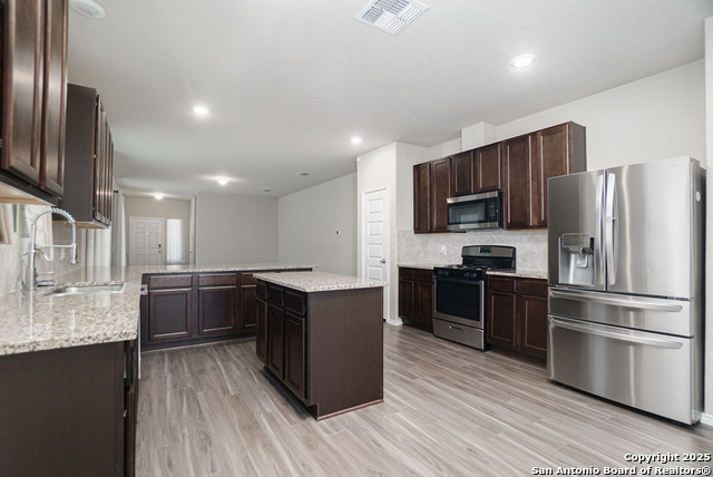 Image 7 of 26 For 5510 Daniel