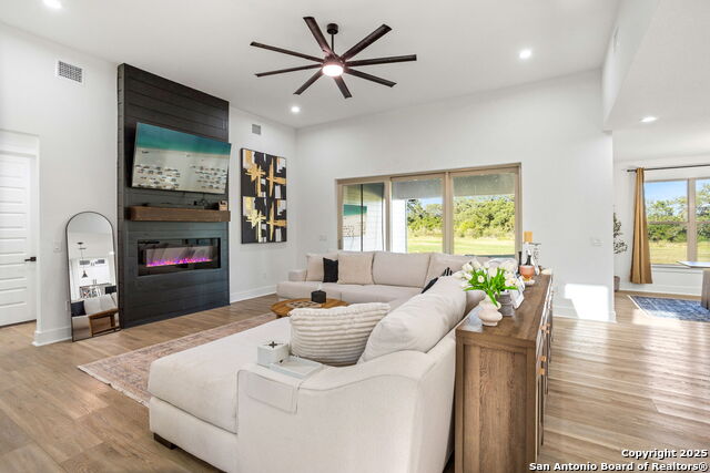 Listing photo id 5 for 187 Stone Loop