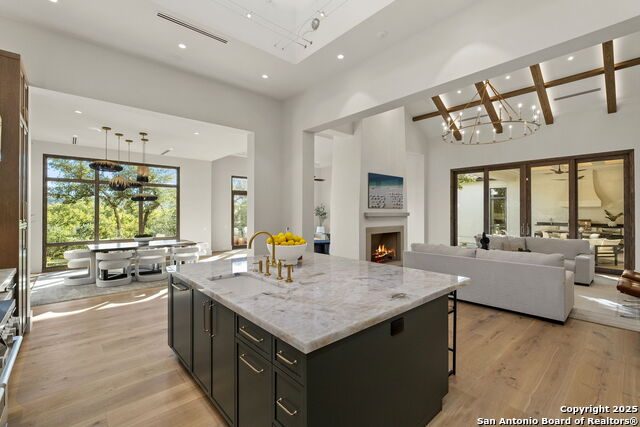Listing photo id 9 for 24627 Cliff Line Dr